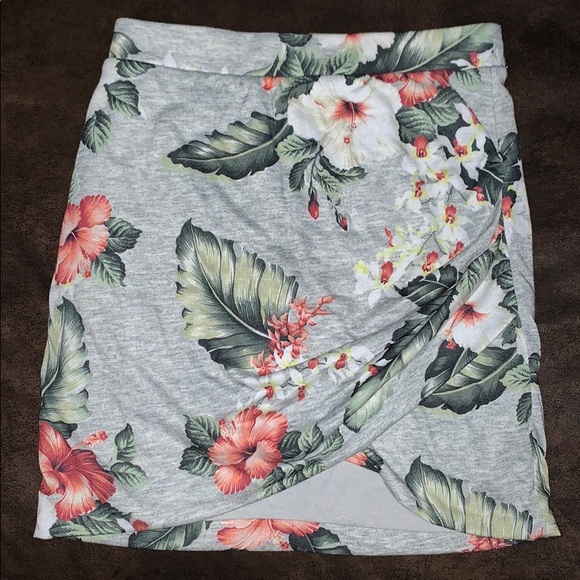 Zara skirt - Picture 1 of 2